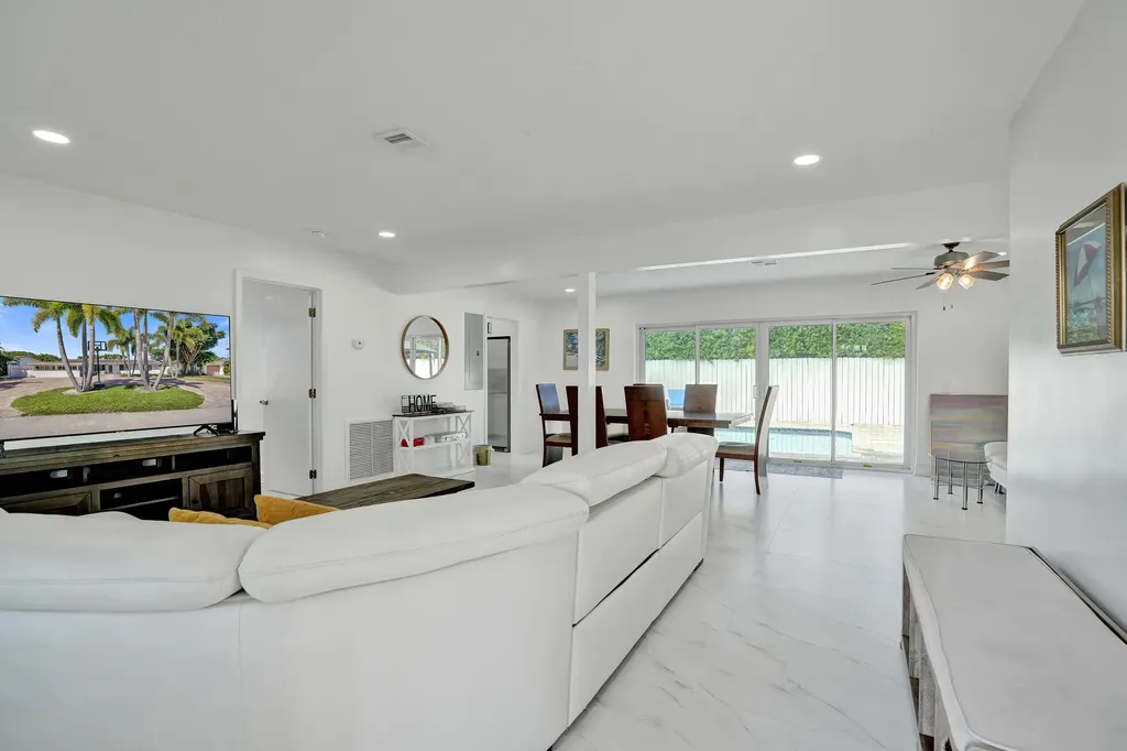 1633 SE 5th Court Deerfield Beach FL 33441