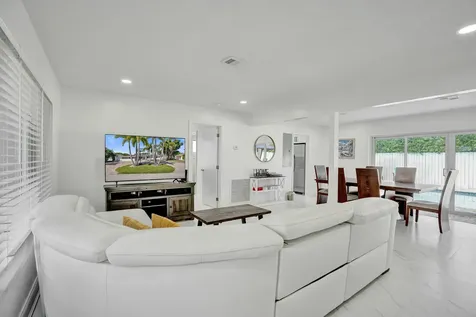 1633 SE 5th Court Deerfield Beach FL 33441