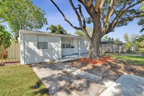 131 NE 51st Street Oakland Park FL 33334