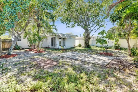 131 NE 51st Street Oakland Park FL 33334