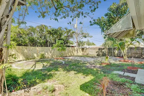 131 NE 51st Street Oakland Park FL 33334