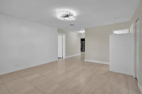 131 NE 51st Street Oakland Park FL 33334