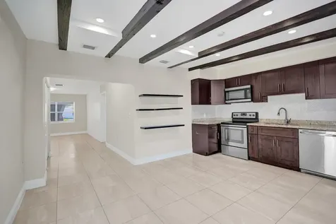 131 NE 51st Street Oakland Park FL 33334