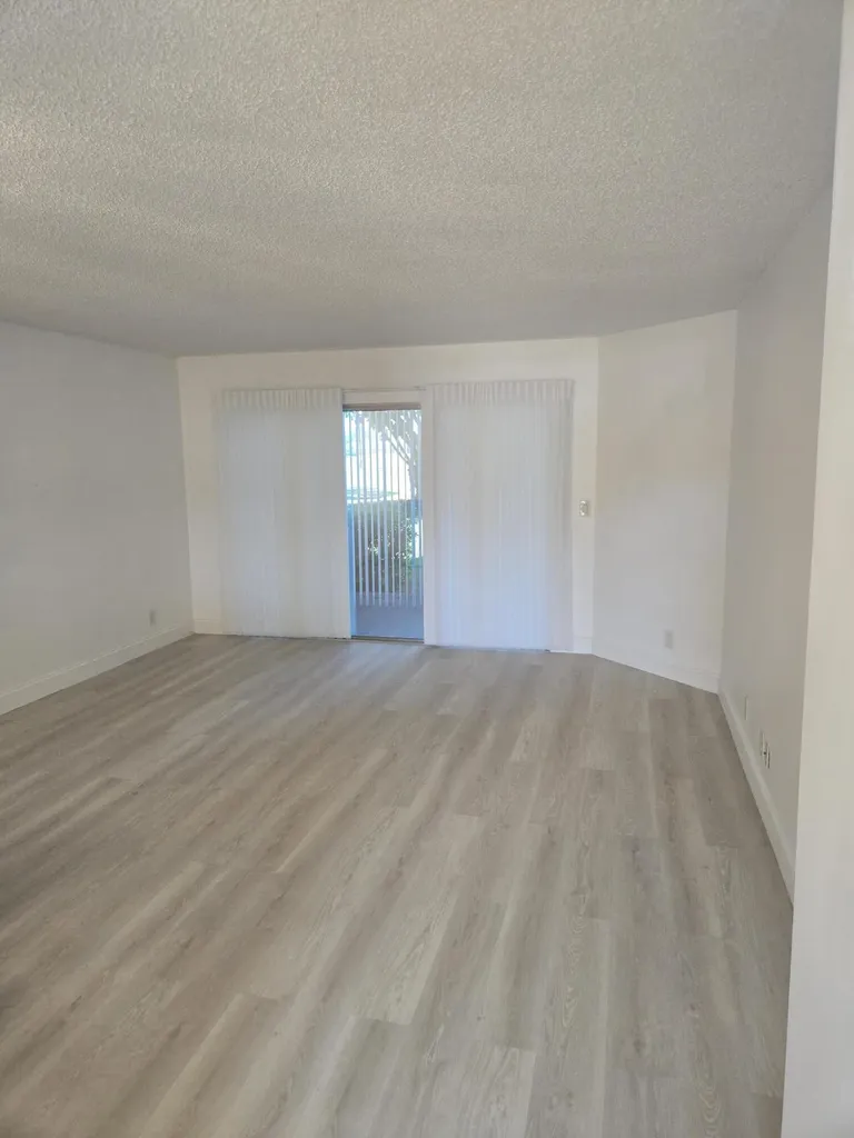 3755 Via Poinciana Lake Worth FL 33467