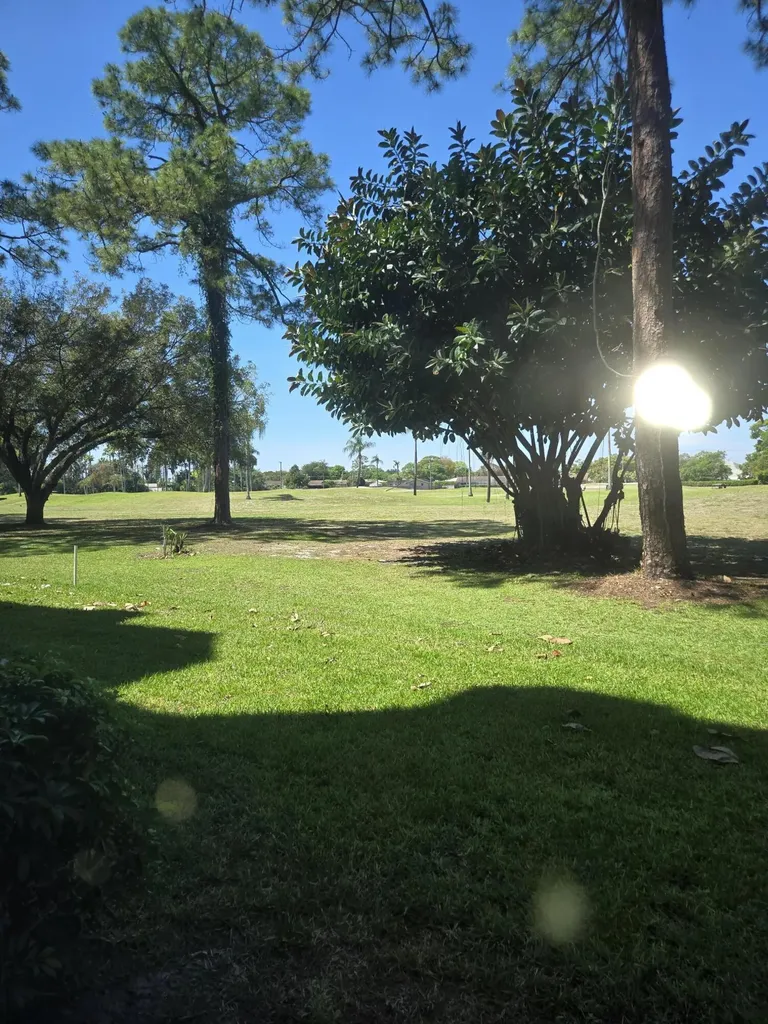 3755 Via Poinciana Lake Worth FL 33467