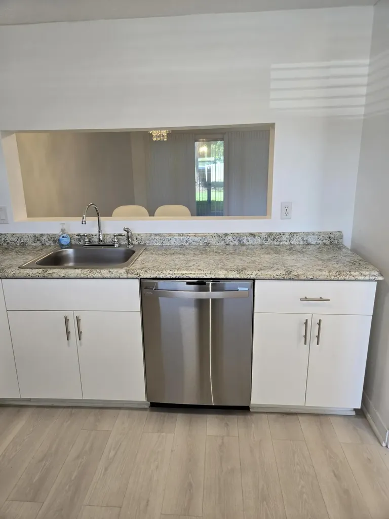 3755 Via Poinciana Lake Worth FL 33467