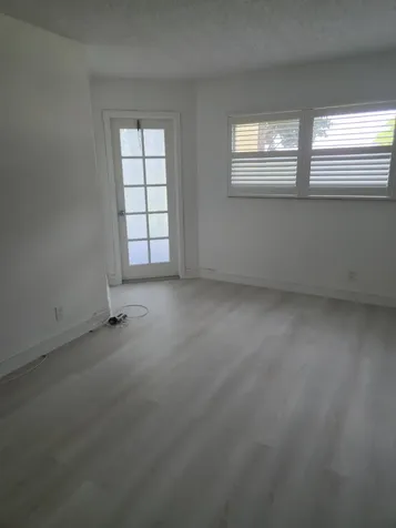 3755 Via Poinciana Lake Worth FL 33467