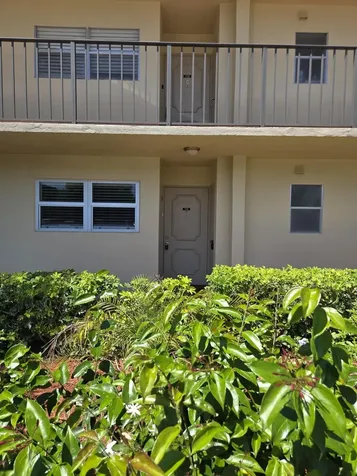 3755 Via Poinciana Lake Worth FL 33467