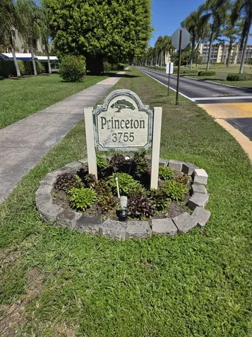 3755 Via Poinciana Lake Worth FL 33467
