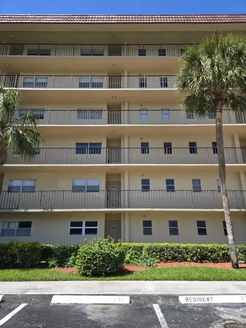3755 Via Poinciana Lake Worth FL 33467