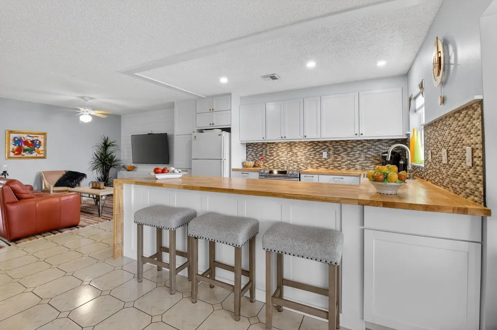 14519 Canalview Drive Delray Beach FL 33484