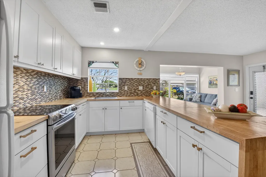 14519 Canalview Drive Delray Beach FL 33484