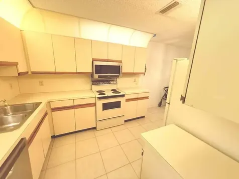 10062 Hickorywood Place Boynton Beach FL 33437