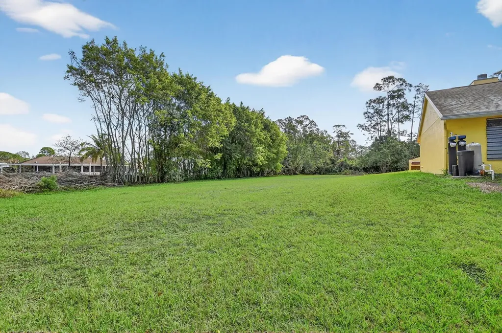 17609 86th Street N Loxahatchee FL 33470