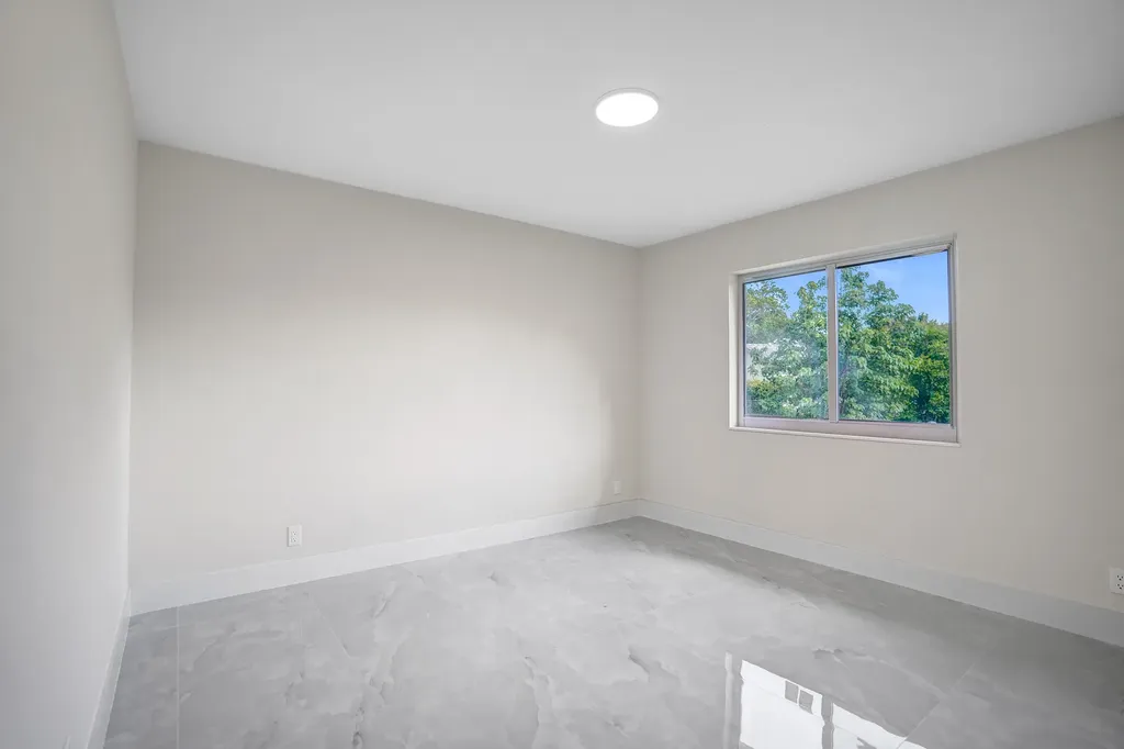 2881 NW 98th Way Coral Springs FL 33065