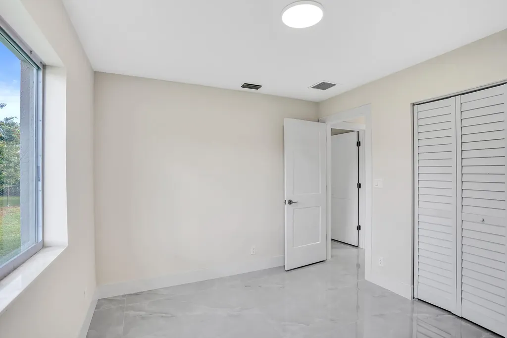 2881 NW 98th Way Coral Springs FL 33065