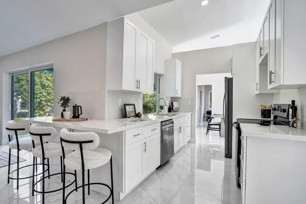 2881 NW 98th Way Coral Springs FL 33065