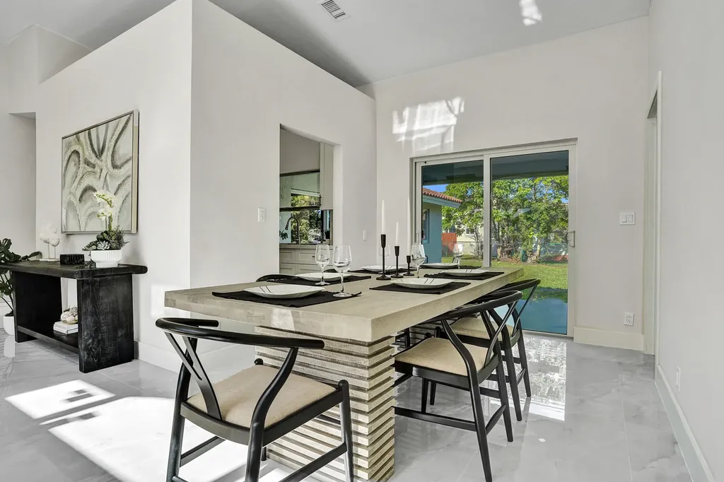 2881 NW 98th Way Coral Springs FL 33065