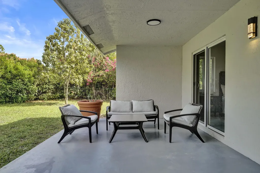 2881 NW 98th Way Coral Springs FL 33065