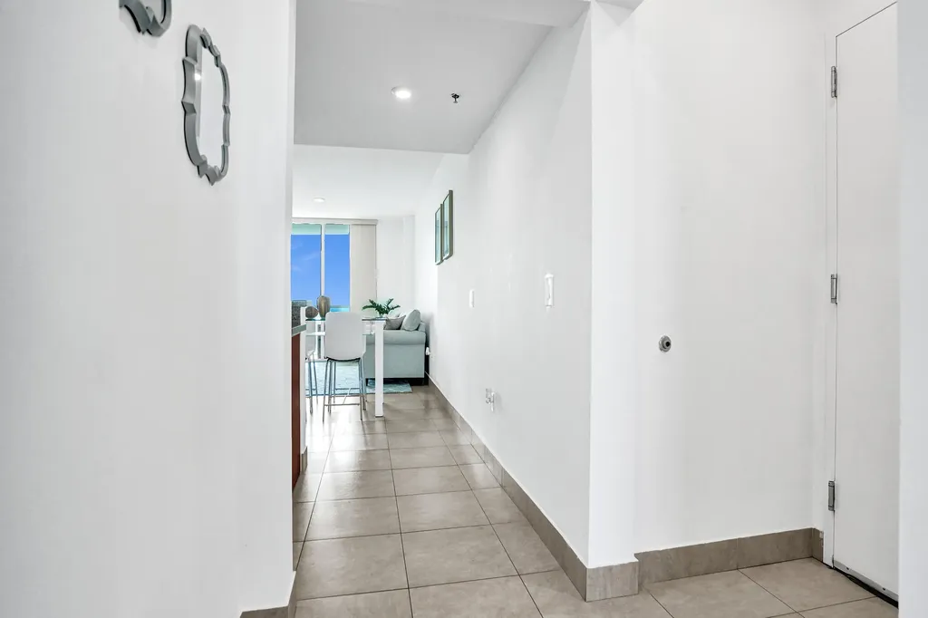 2641 N Flamingo Road Sunrise FL 33323