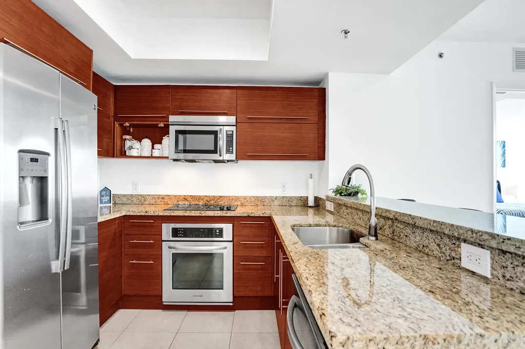 2641 N Flamingo Road Sunrise FL 33323