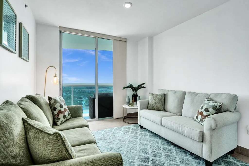 2641 N Flamingo Road Sunrise FL 33323