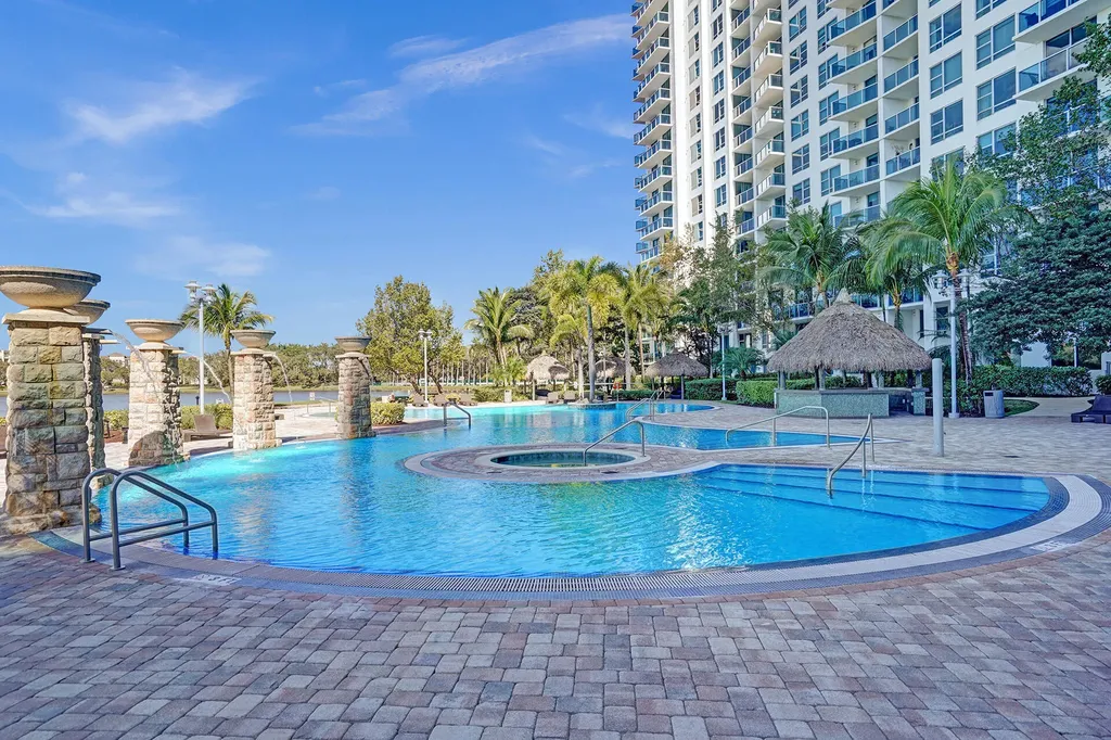 2641 N Flamingo Road Sunrise FL 33323