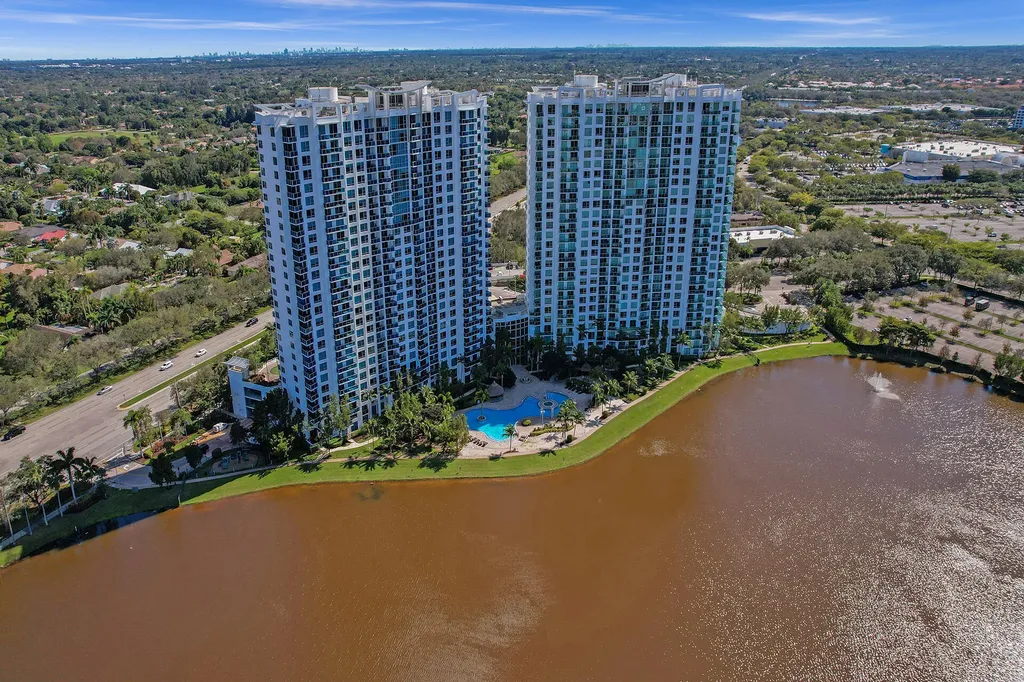 2641 N Flamingo Road Sunrise FL 33323