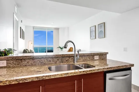 2641 N Flamingo Road Sunrise FL 33323