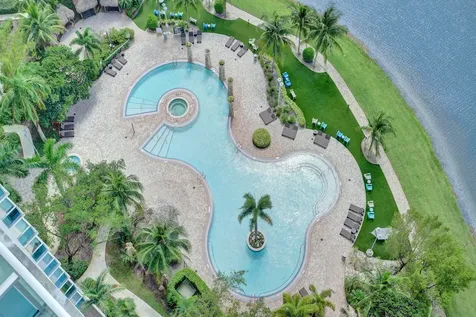 2641 N Flamingo Road Sunrise FL 33323