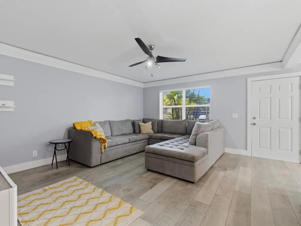 397 Burgundy I Delray Beach FL 33484