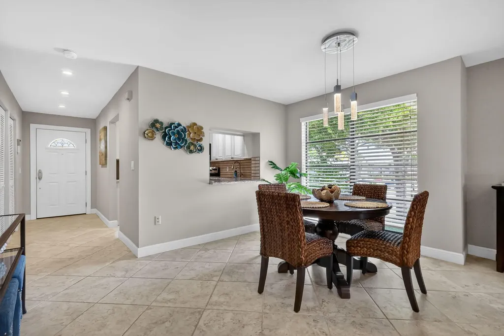 41 Stratford Lane W Boynton Beach FL 33436