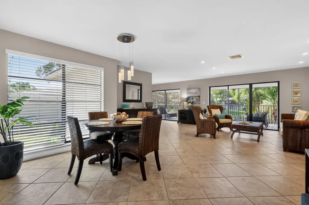 41 Stratford Lane W Boynton Beach FL 33436