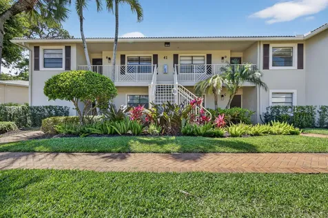 41 Stratford Lane W Boynton Beach FL 33436