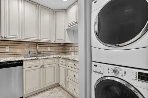 41 Stratford Lane W Boynton Beach FL 33436