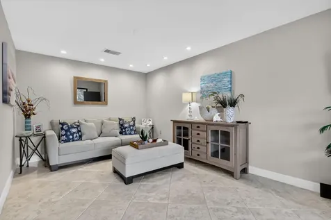 41 Stratford Lane W Boynton Beach FL 33436