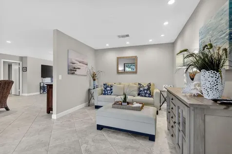 41 Stratford Lane W Boynton Beach FL 33436