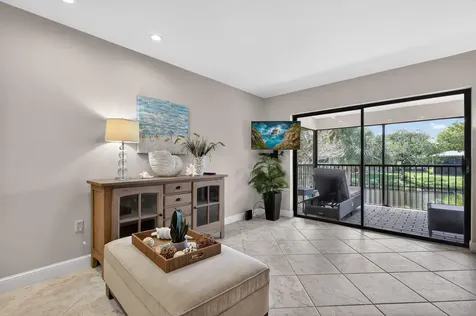 41 Stratford Lane W Boynton Beach FL 33436