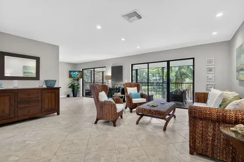 41 Stratford Lane W Boynton Beach FL 33436