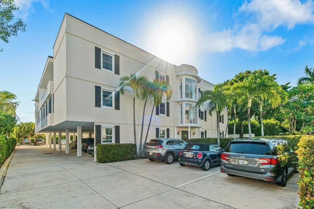 226 Brazilian Avenue Palm Beach FL 33480