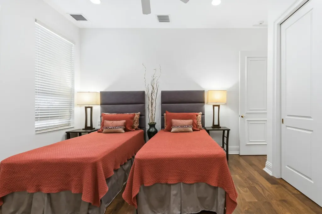 108 Via Paradisio Palm Beach Gardens FL 33418