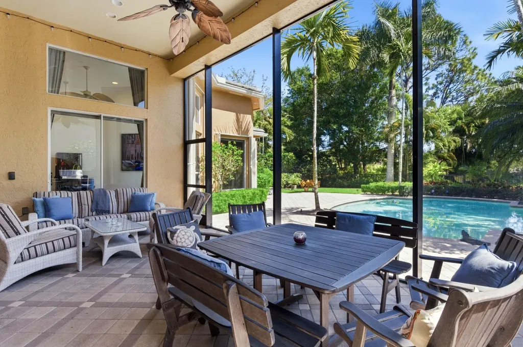 108 Via Paradisio Palm Beach Gardens FL 33418
