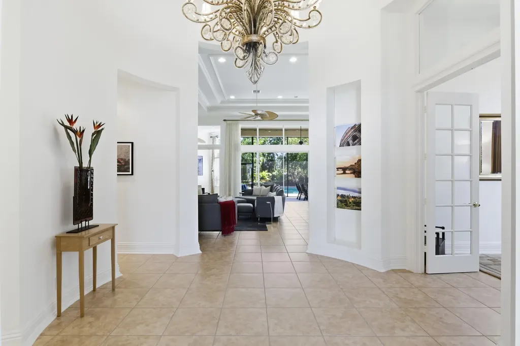 108 Via Paradisio Palm Beach Gardens FL 33418