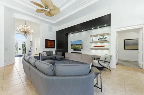108 Via Paradisio Palm Beach Gardens FL 33418