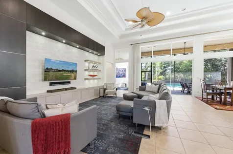 108 Via Paradisio Palm Beach Gardens FL 33418