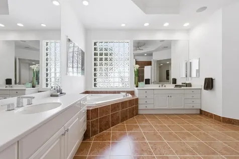 108 Via Paradisio Palm Beach Gardens FL 33418