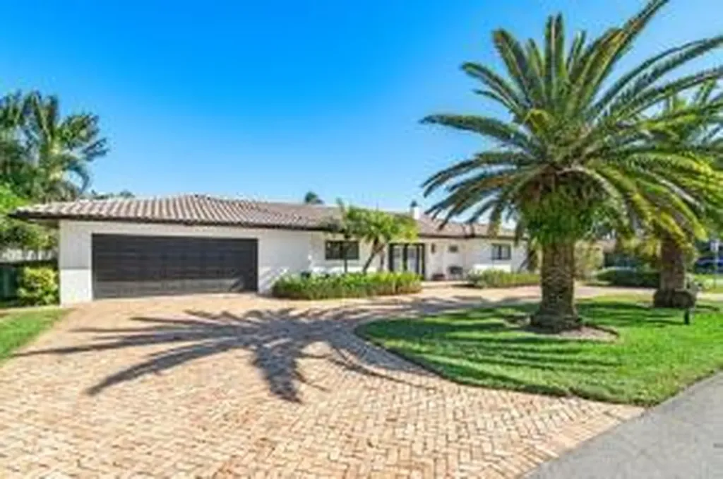 2700 Spanish River Road Boca Raton FL 33432