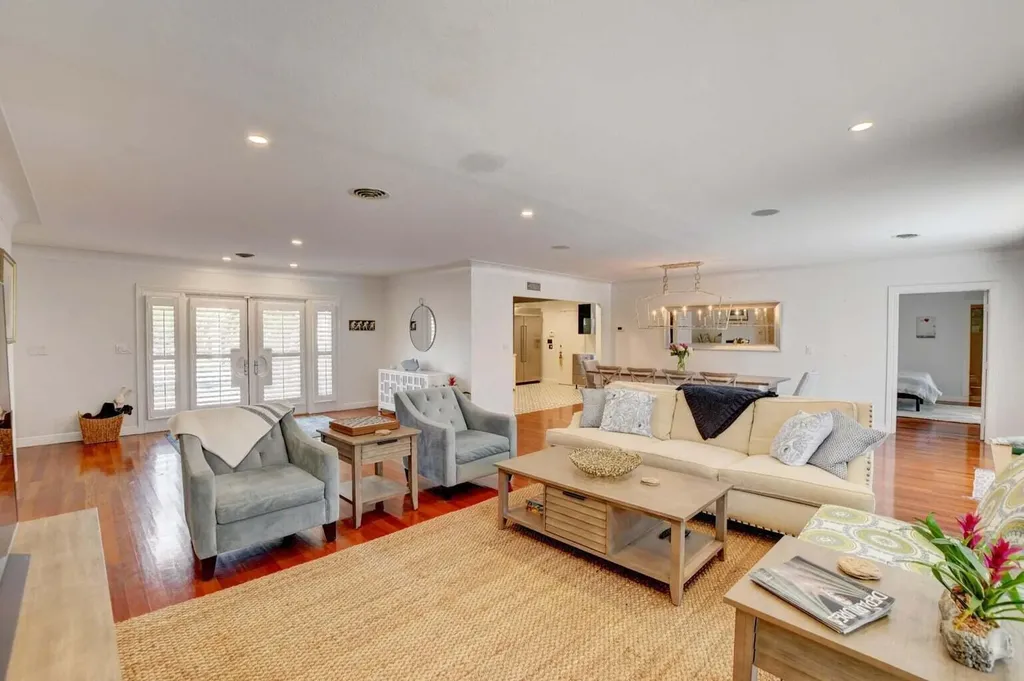 2700 Spanish River Road Boca Raton FL 33432