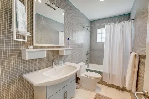 2700 Spanish River Road Boca Raton FL 33432