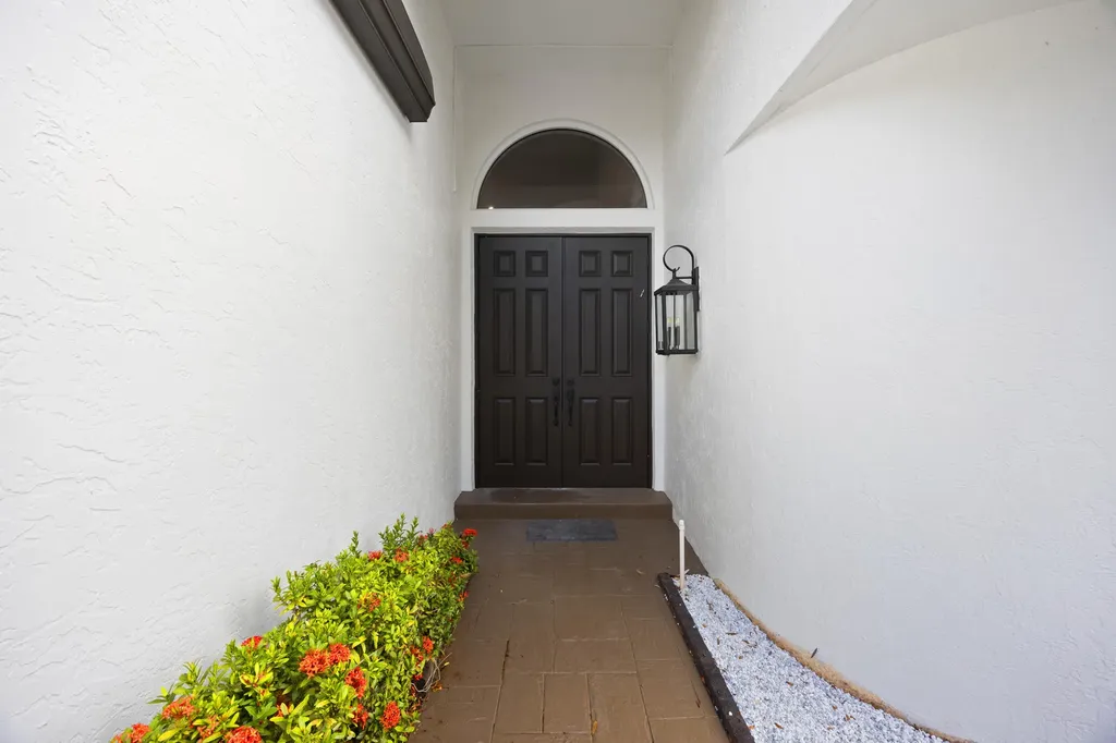 17192 Newport Club Drive Boca Raton FL 33496